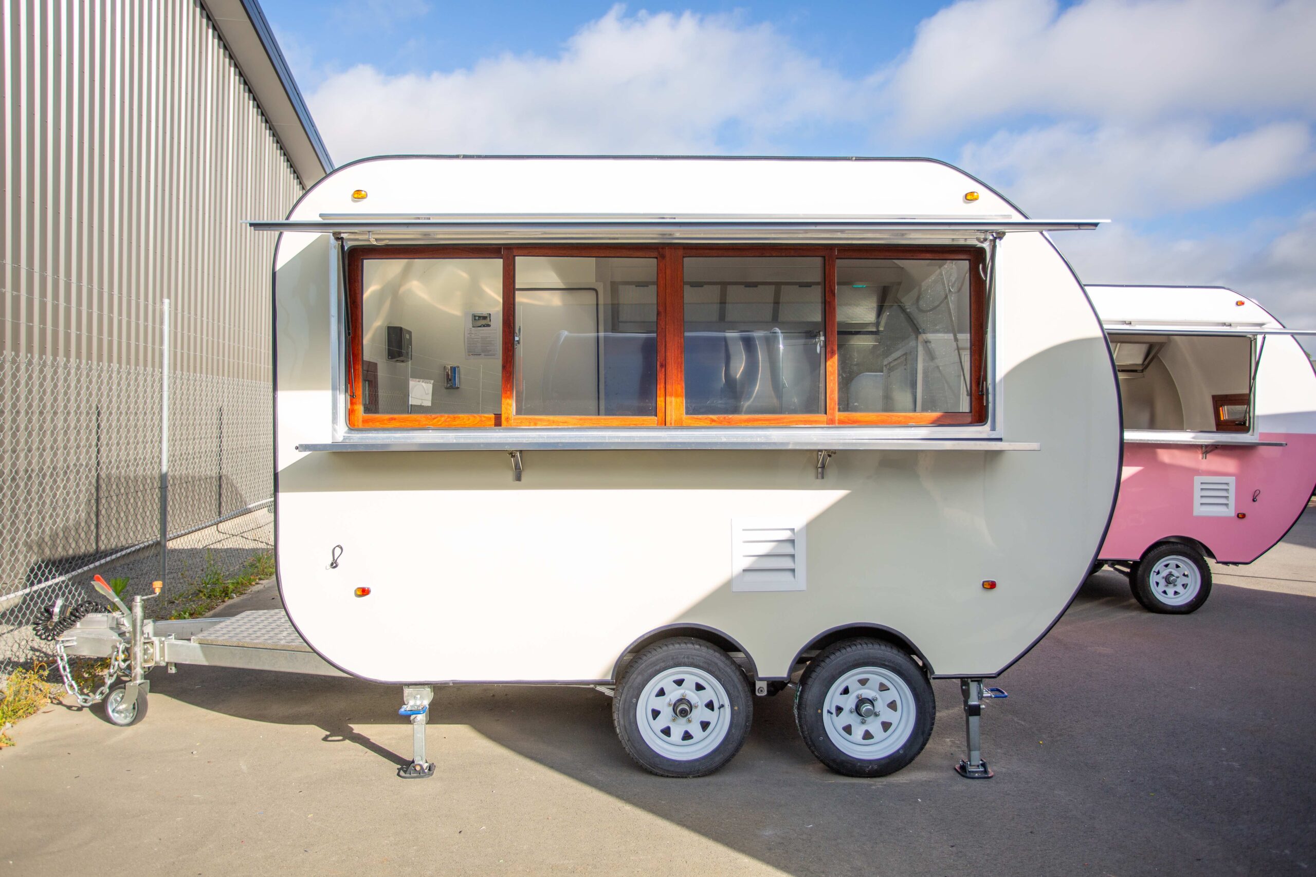 67f26a07a49eef5cde24fbda_Food Trailer Co-06